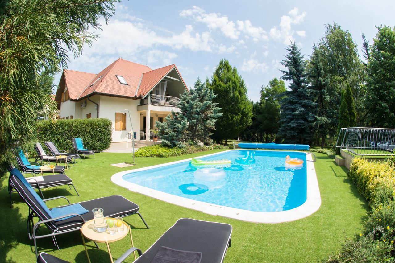 Villa Oliva Boutique Rooms&Spa Zamárdi Extérieur photo